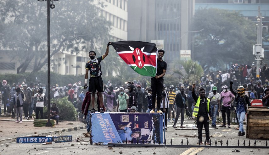 تواصل التظاهرات في كينيا وعشرات الضحايا سقطوا في نيروبي