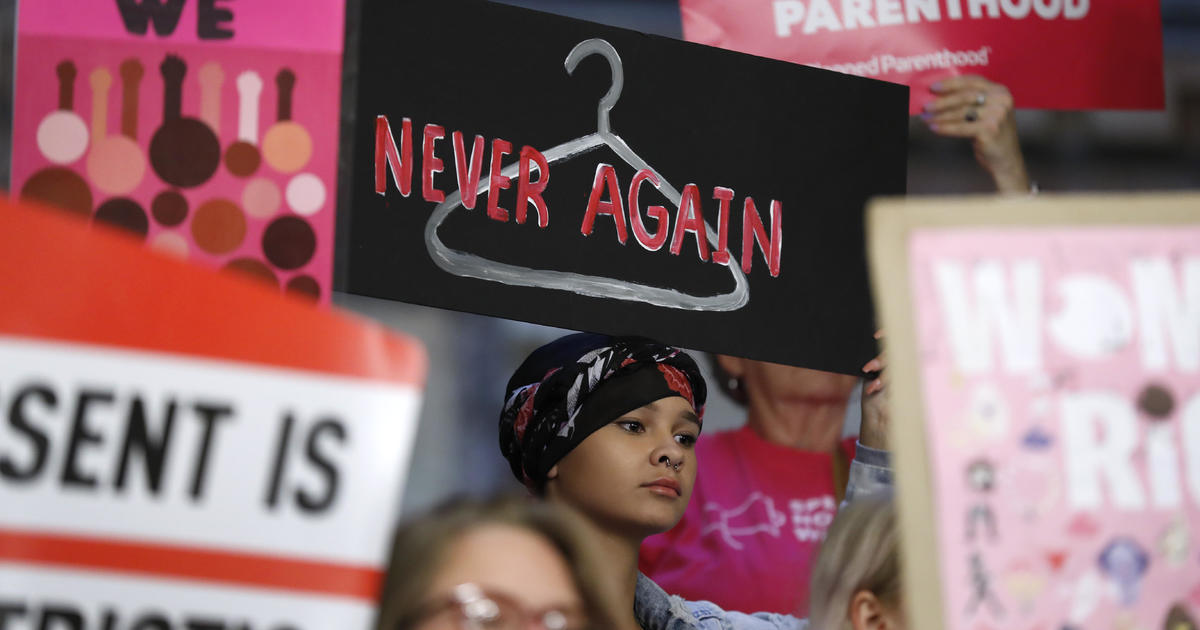 قضت المحكمة العليا في ولاية أيوا بإمكانية فرض حظر على الإجهاض لمدة ستة أسابيع