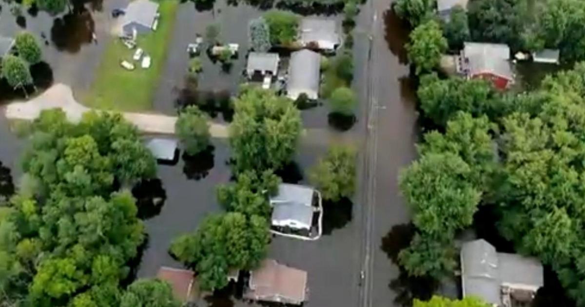 مع غمر الفيضانات في ولاية مينيسوتا، يواجه السكان الذين يفتقرون إلى التأمين ضد الفيضانات حالة من عدم اليقين