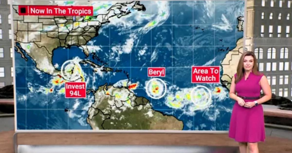 يتحول بيريل إلى إعصار من الفئة الأولى في المحيط الأطلسي