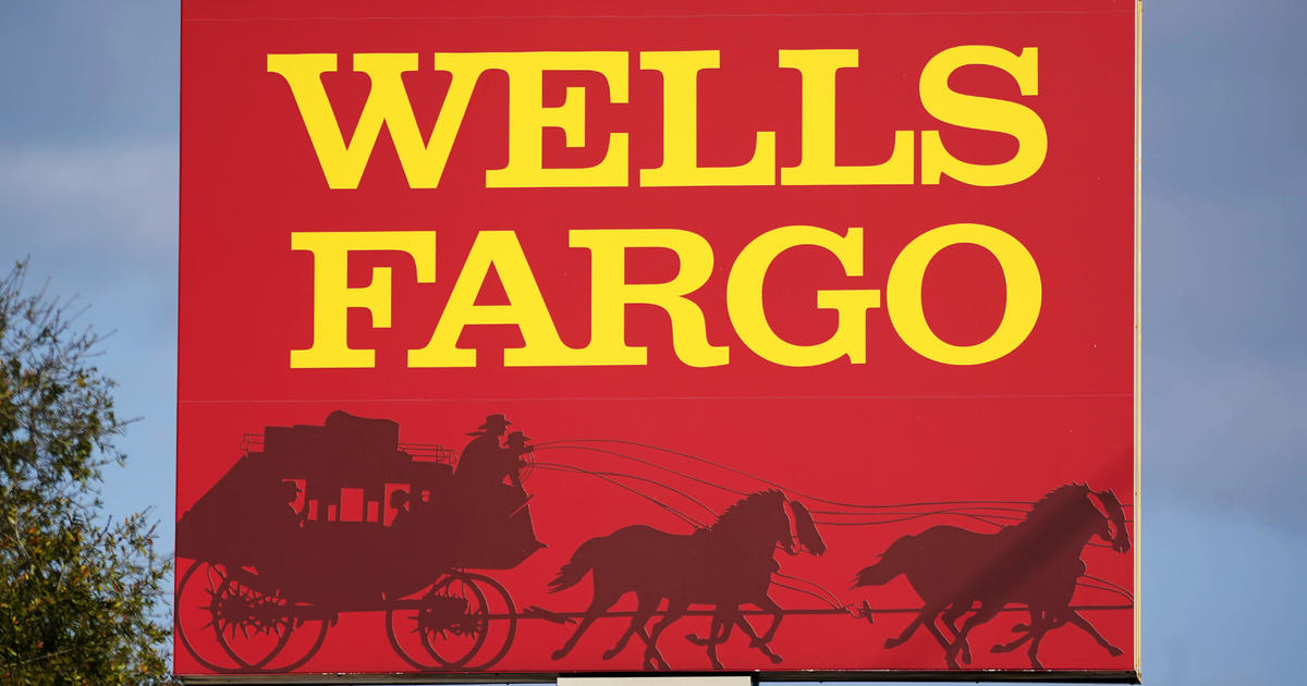 يقوم Wells Fargo بطرد العاملين بعد أن زعم ​​أنهم ضبطوهم وهم يحاكيون نشاط لوحة المفاتيح