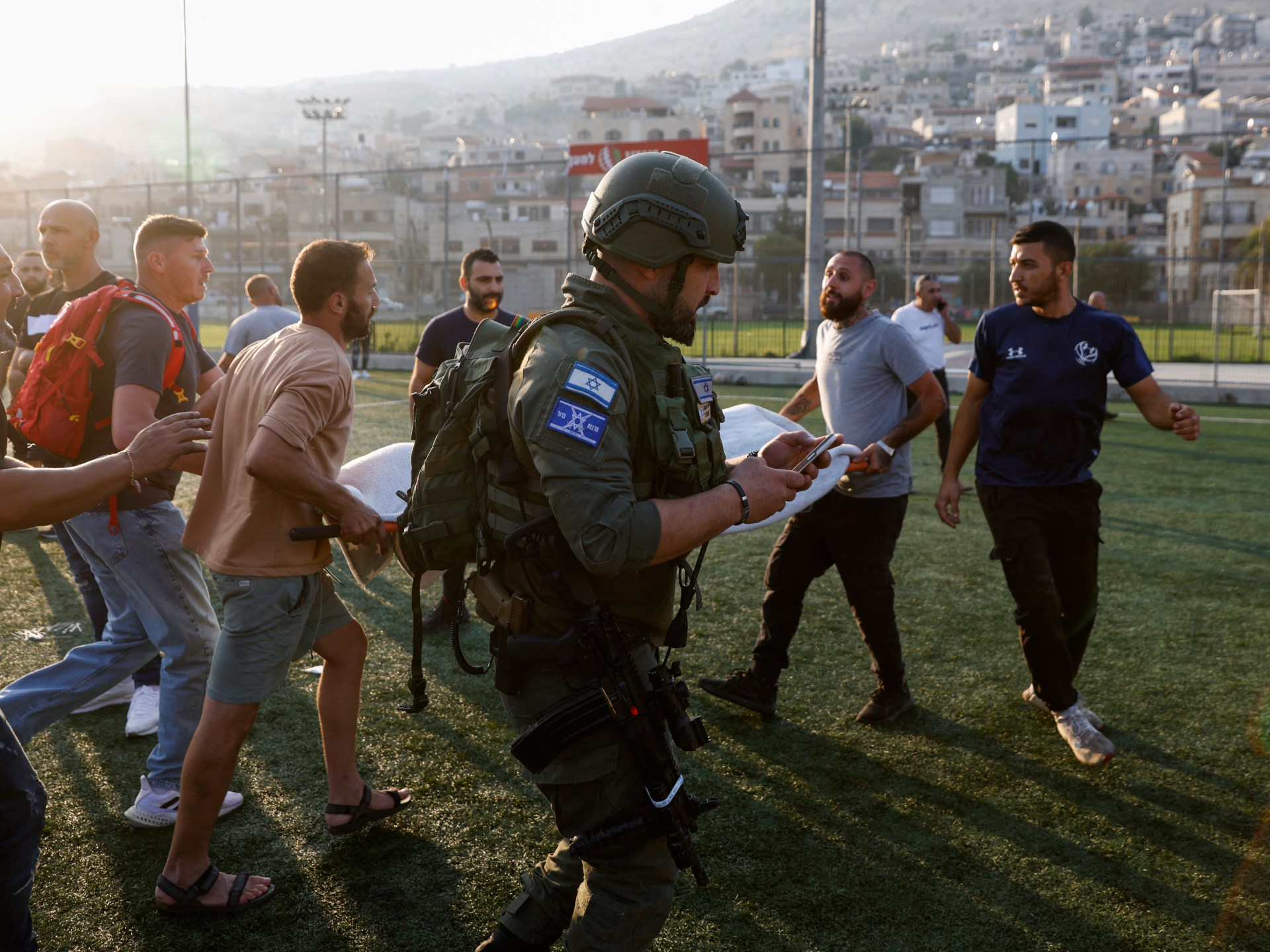 إسرائيل تقول إن 10 قتلوا في هجوم صاروخي على مرتفعات الجولان المحتلة | أخبار الصراع الإسرائيلي الفلسطيني