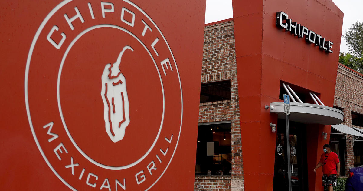 كان عملاء Chipotle على حق - يقول الرئيس التنفيذي إن بعض المطاعم كانت بخيلًا