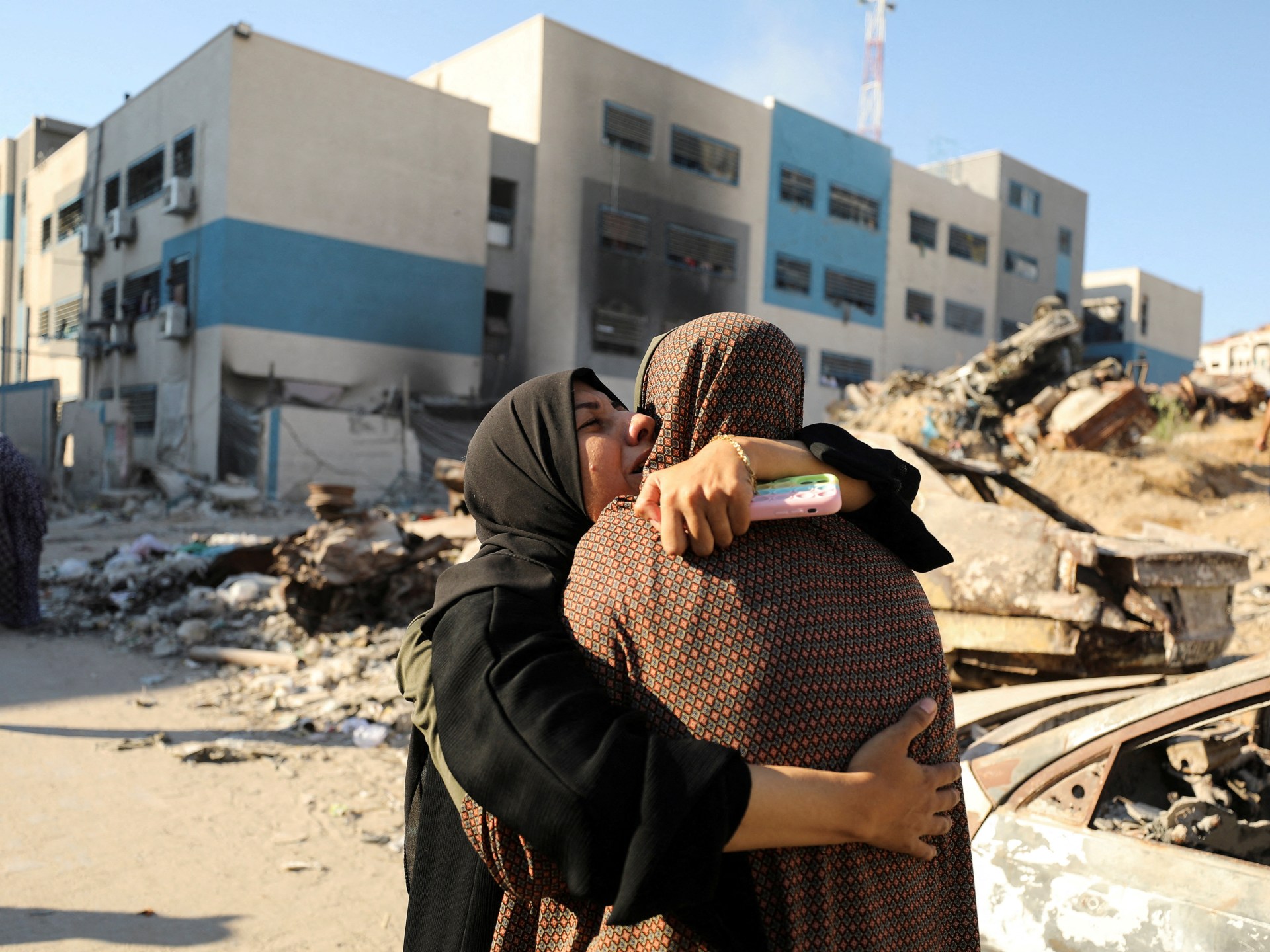 إسرائيل تقتل عشرات النازحين الفلسطينيين في غزة وسط المزيد من عمليات الإجلاء | أخبار الصراع الإسرائيلي الفلسطيني