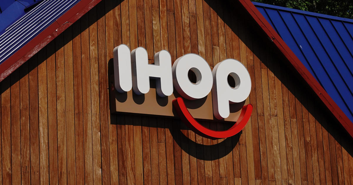 IHOP تطلق عرضًا خاصًا لتناول الفطائر مقابل 5 دولارات لموسم العودة إلى المدرسة