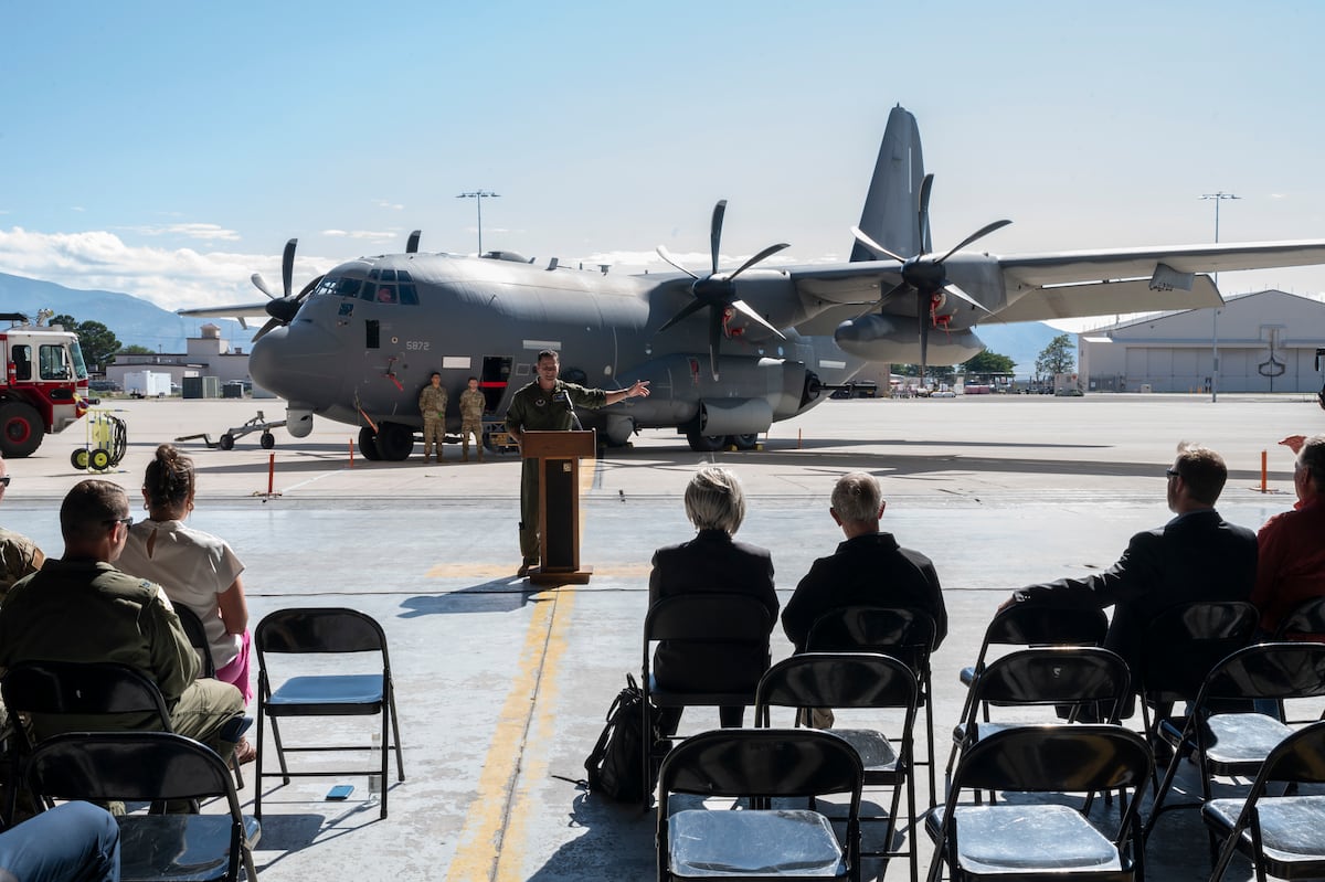 طائرة AC-130J تهبط في كيرتلاند مع تبسيط القوات الجوية الأمريكية لتدريب الطائرات الحربية