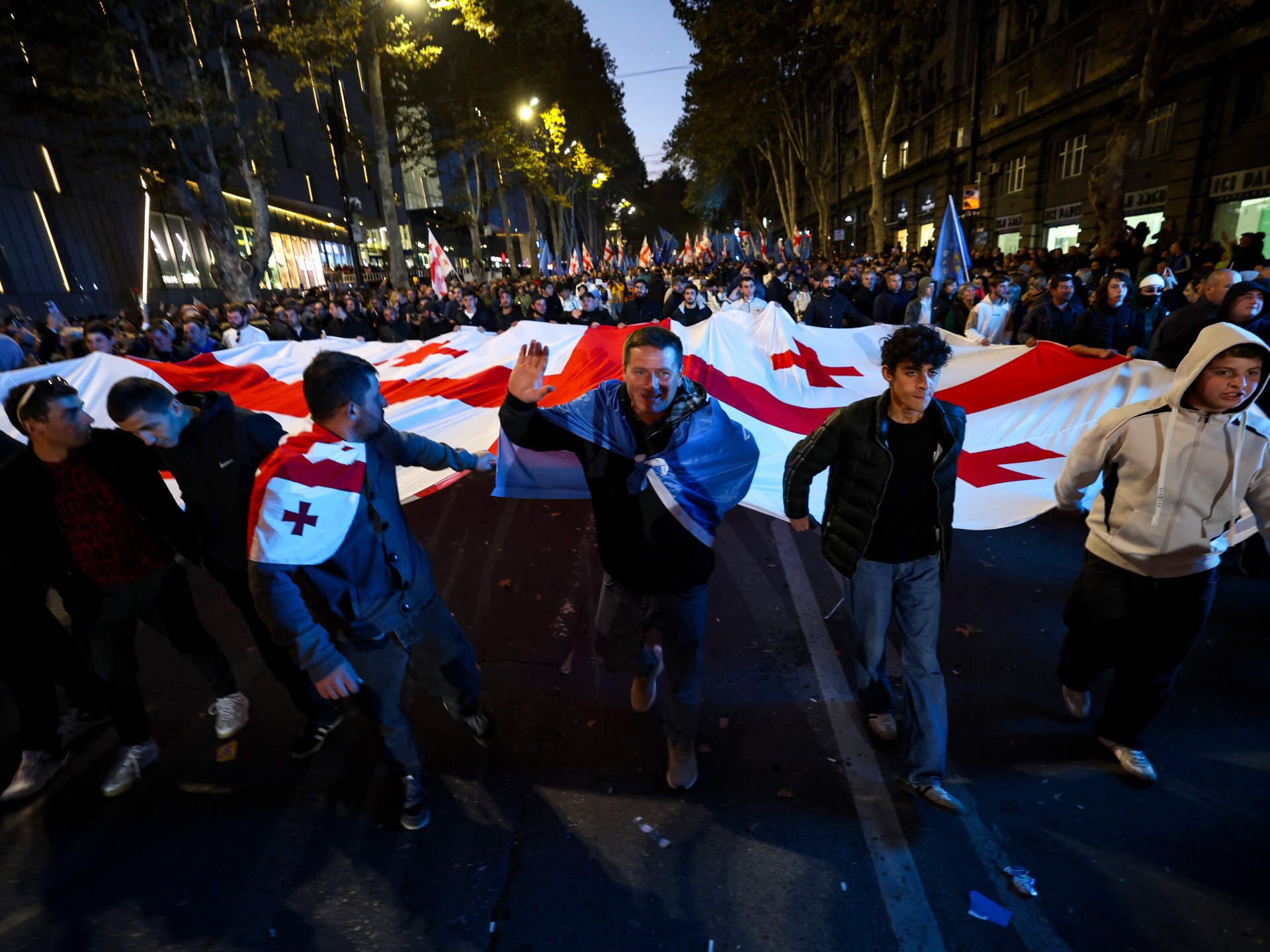 أمة ممزقة بين روسيا والغرب: دليلك البسيط للتصويت في جورجيا | أخبار السياسة