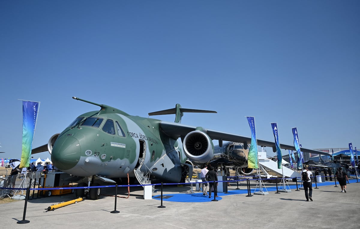 جمهورية التشيك تختار طائرات الشحن Embraer C-390 لقواتها الجوية