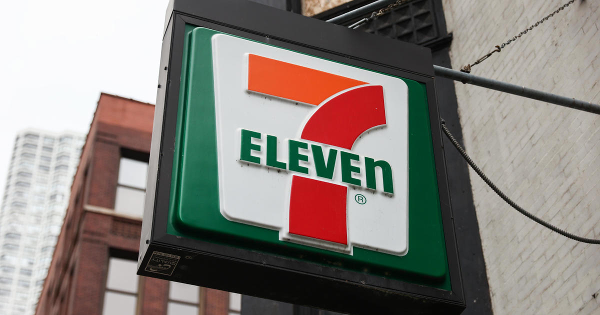 7-Eleven ستغلق أكثر من 400 من متاجرها الصغيرة. إليك ما يجب معرفته.