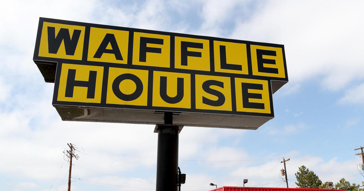 Waffle House، نقلاً عن مؤشر Waffle House، يغلق مواقع تامبا قبل إعصار ميلتون