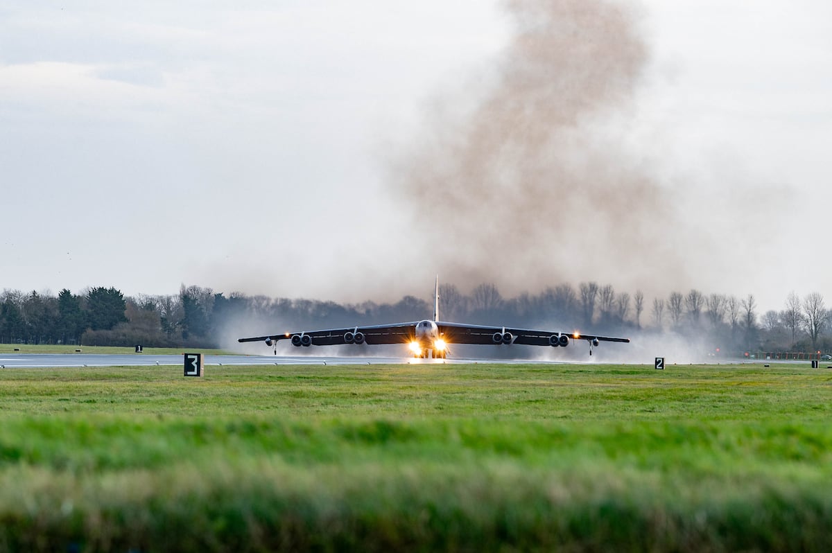 الطائرات الروسية تعترض طائرات B-52 خلال رحلة تدريبية في بحر البلطيق