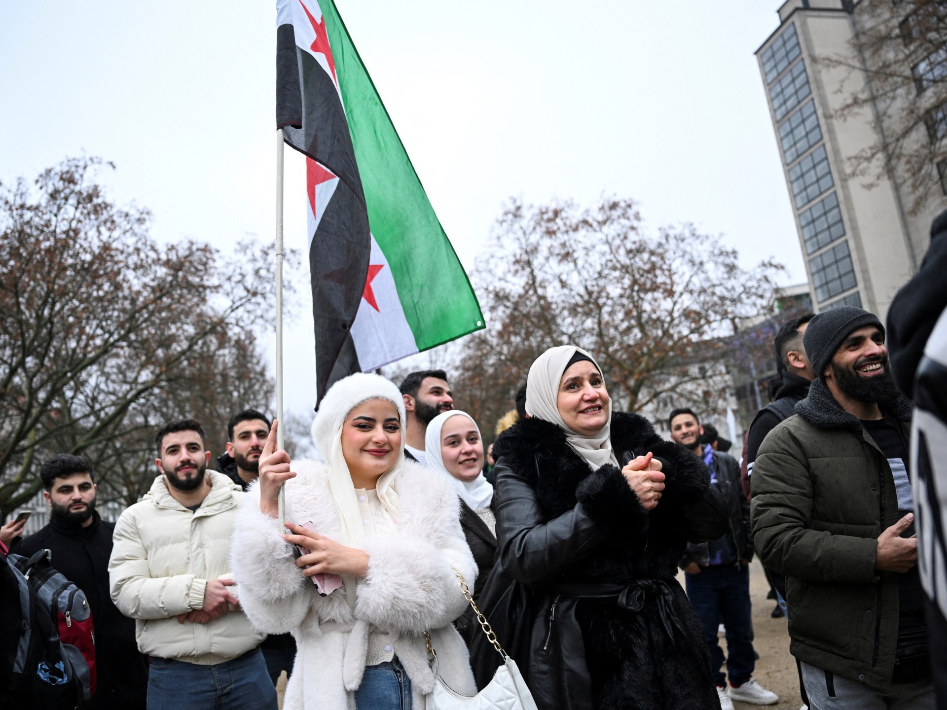 ألمانيا توقف طلبات اللجوء للسوريين بعد سقوط الأسد | أخبار اللاجئين