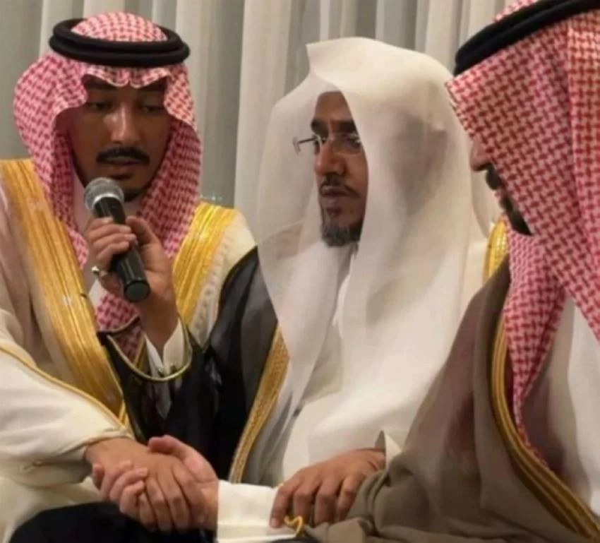 محمد عبده يُهدي نجله بدر أغنية من ألحانه وغنائه بمناسبة