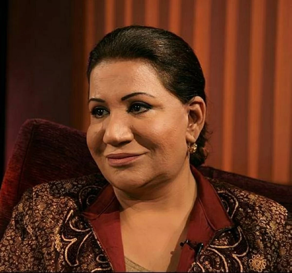 عاجل   هل سُحبت الجنسية الكويتية من الفنانة سعاد عبدالله؟