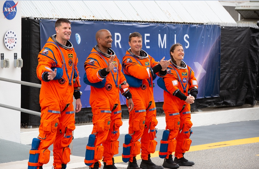 بعدسة   8220 آيفون  8221    قائد مهمة   8220 أرتيمس 2  8221  يوثق مشهدا تاريخيا لغروب