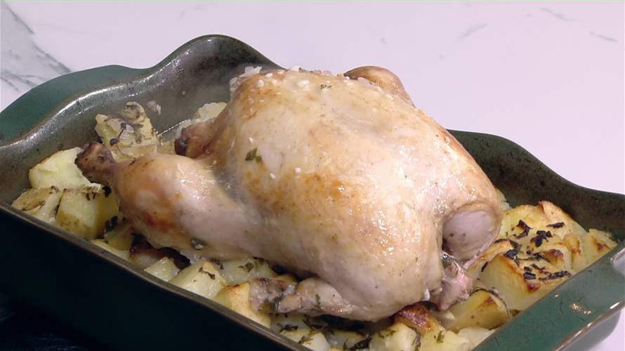 الفرّوج المشوي مع الحامض والثوم والبطاطا  8230  طبق مميز على طريقة