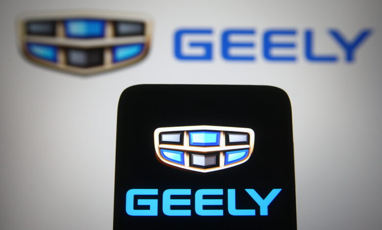 "Geely" تستدعي آلاف سيارات "Atlas" في روسيا لاستبدال قطعة حيوية