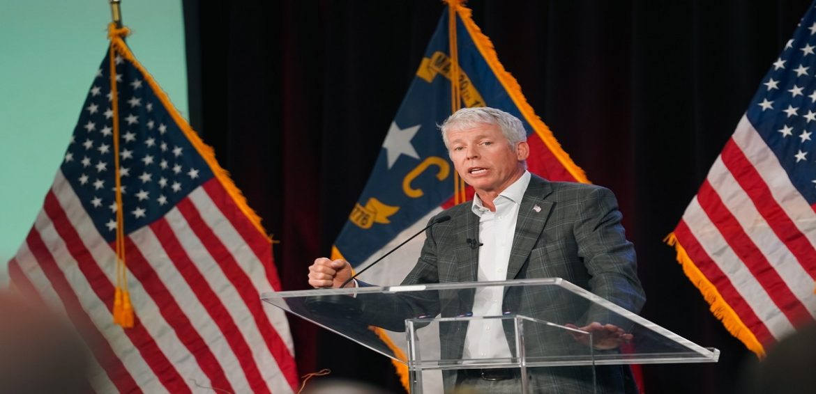 وزير الطاقة  أسعار البنزين قد تظل فوق 3 دولارات حتى