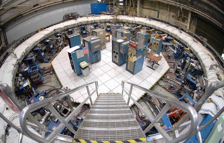 تفوز قياسات الميون المغناطيسي والتطورات في العلاج الجيني بجوائز اختراق