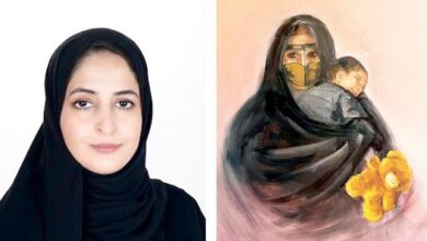 آمنة الكتبي... حضن الجدة ذاكرة تنبض بالألوان