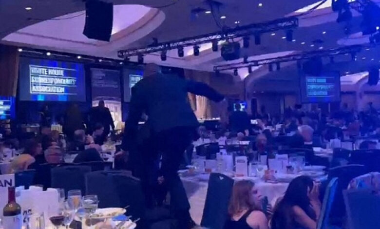 إجلاء ترامب من عشاء مراسلي البيت الأبيض بعد إطلاق نار – وكالة مدار نيوز