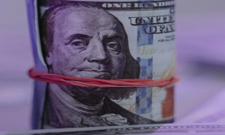 استطلاع: غالبية الأمريكيين يعارضون وضع توقيع ترامب على العملة الورقية