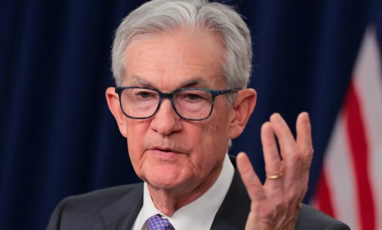 الاحتياطي الفيدرالي يبقي أسعار الفائدة ثابتة للاجتماع الثالث على التوالي