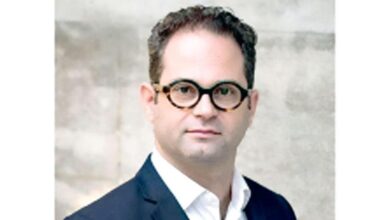 الرقمنــة.. الـوعــي البشــري فــي قبـضــة الآلات