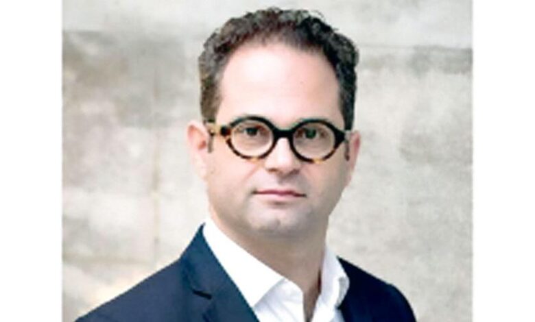 الرقمنــة.. الـوعــي البشــري فــي قبـضــة الآلات