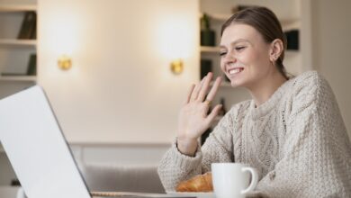 الصداقة الإلكترونية: هل يمكن أن تكون أصدق من الواقع؟