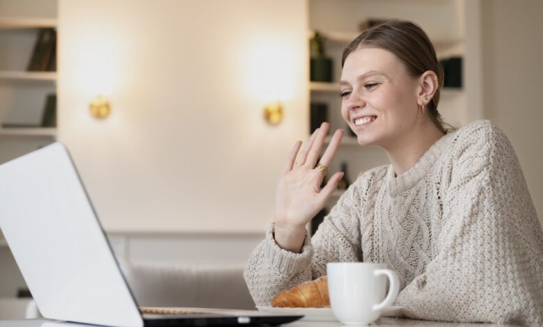 الصداقة الإلكترونية: هل يمكن أن تكون أصدق من الواقع؟