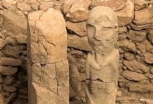 العثور على تمثال غامض بشفاه مخيطة في موقع عمره 11 ألف عام