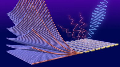 العلماء يلتقطون ضوءًا في فخ أرق 2000 مرة من شعرة الإنسان: ScienceAlert