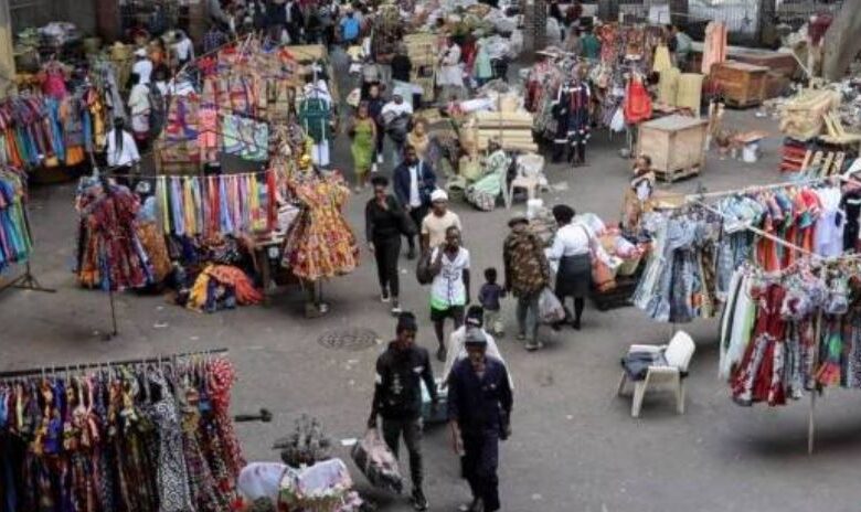 القطاع الخاص في جنوب أفريقيا يعود للنمو رغم تراجع التصدير