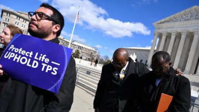 المحكمة العليا تدرس محاولة ترامب إنهاء درع الترحيل لهايتي وسوريا بينما يستعد الآلاف للحكم