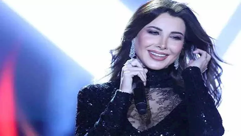 بإطلالة فاخرة- هكذا نسقت نانسي عجرم أحدث إطلالتها