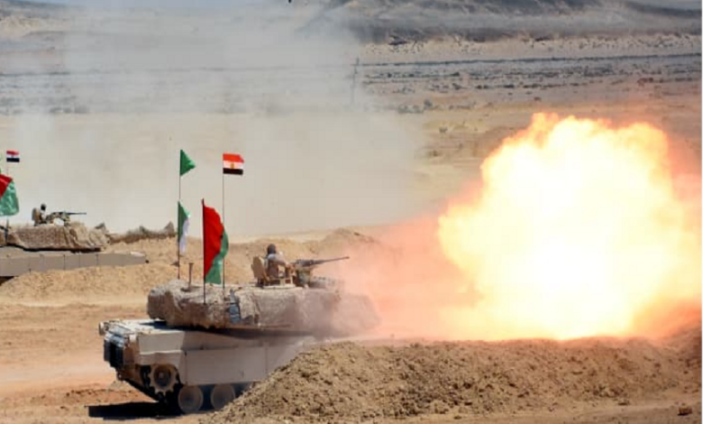 بالقرب من إسرائيل.. لواء مصري يكشف رسائل مناورات الذخيرة الحية "بدر 2026"