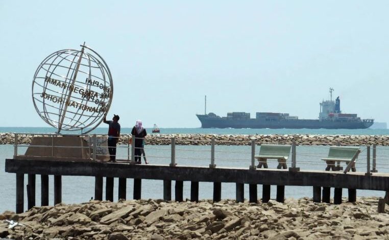 بعد إغلاق «هرمز»: مخاوف أمن الممرات تضع مضيق ملقة الأكثر ازدحاماً تحت المجهر