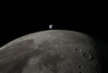 بعدسة "آيفون".. قائد مهمة "أرتيمس 2" يوثق مشهدا تاريخيا لغروب الأرض خلف القمر