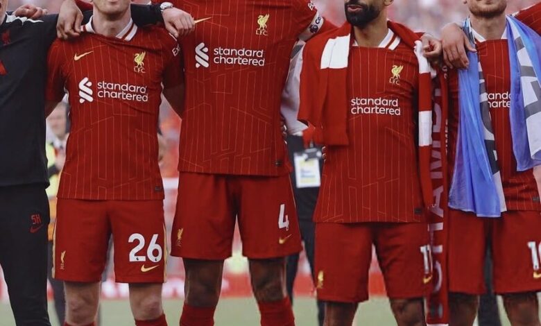 بكلمات مؤثرة.. قائد ليفربول يوجه رسالة الوداع إلى صلاح وروبرتسون (صورة)