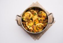 بيض مسلوق هندي بالخضار للفطور