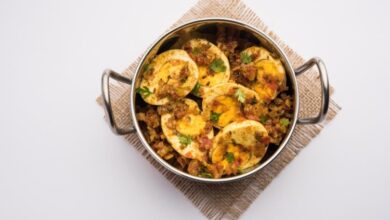 بيض مسلوق هندي بالخضار للفطور