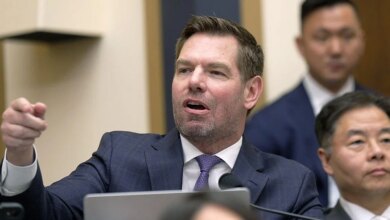 تتزايد تداعيات فضيحة إريك سوالويل بينما يتطلع المشرعون إلى تصويت الطرد في مجلس النواب