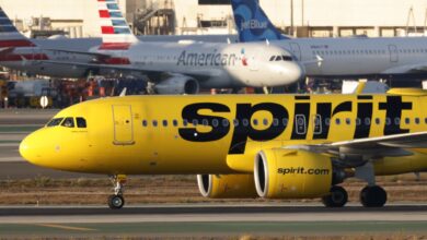 تدق الساعة على خطوط سبيريت الجوية بينما يفكر حاملو السندات في إنقاذ ترامب