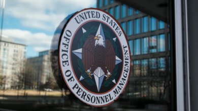 تطلب وكالة موظفي إدارة ترامب السجلات الطبية للموظفين الفيدراليين