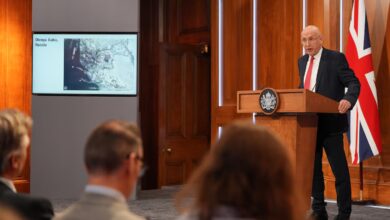 تقول المملكة المتحدة إنها نشرت قواتها العسكرية لردع الغواصات الروسية عن مهاجمة الكابلات البحرية