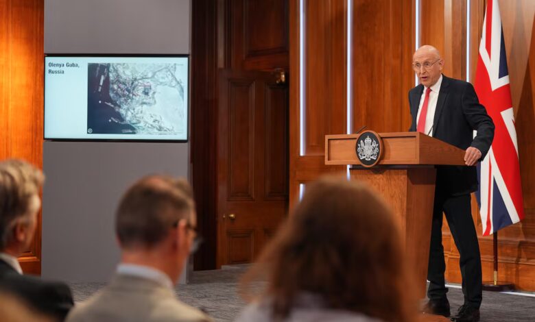 تقول المملكة المتحدة إنها نشرت قواتها العسكرية لردع الغواصات الروسية عن مهاجمة الكابلات البحرية