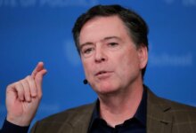 تم توجيه الاتهام إلى كومي مرة أخرى بتهم ناجمة عن منشور على Instagram