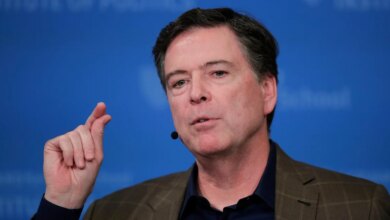 تم توجيه الاتهام إلى كومي مرة أخرى بتهم ناجمة عن منشور على Instagram