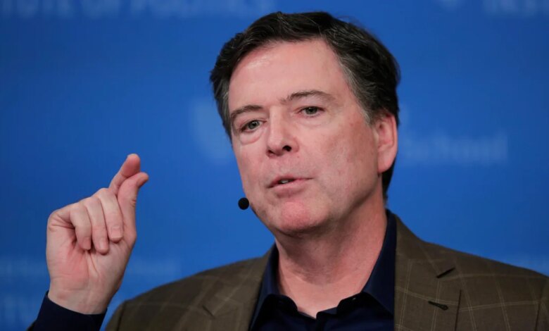 تم توجيه الاتهام إلى كومي مرة أخرى بتهم ناجمة عن منشور على Instagram